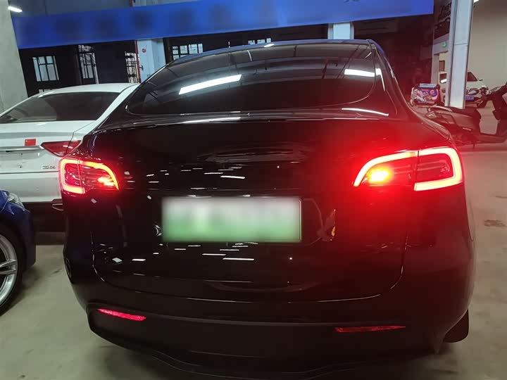 Фото 6 - Tesla Model Y