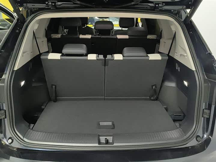 Фото 4 - Volkswagen ID.6 Crozz