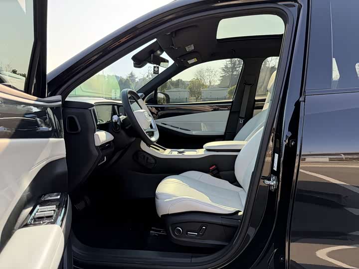 Фото 5 - Geely Galaxy L7