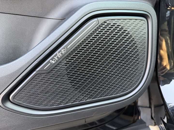 Фото 9 - Geely Galaxy L7