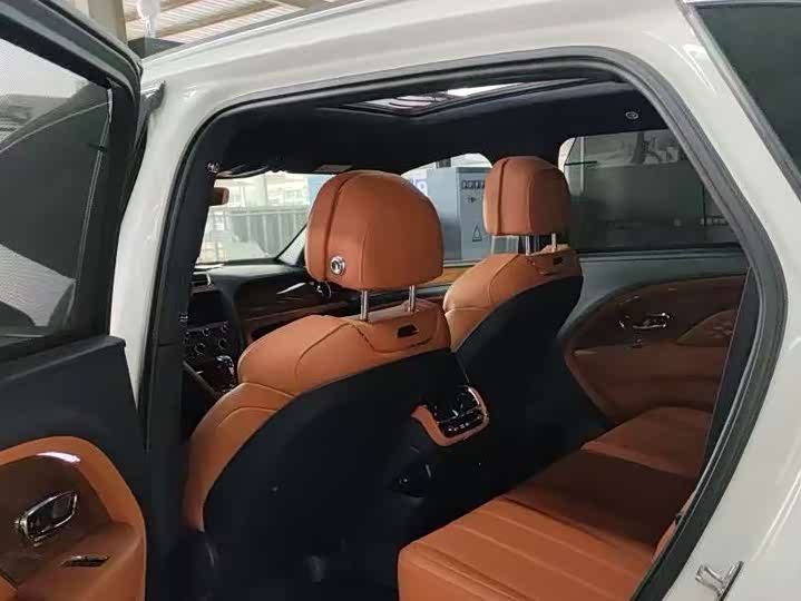 Фото 4 - Bentley Bentayga
