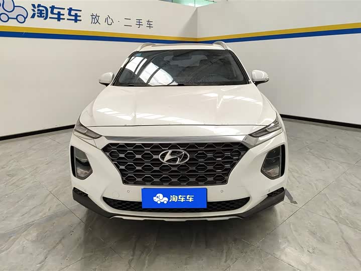 Фото 2 - Hyundai Santa Fe