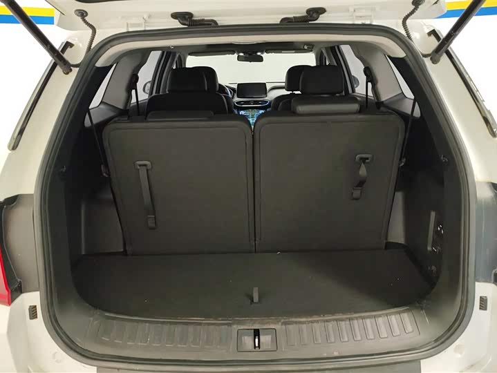 Фото 4 - Hyundai Santa Fe