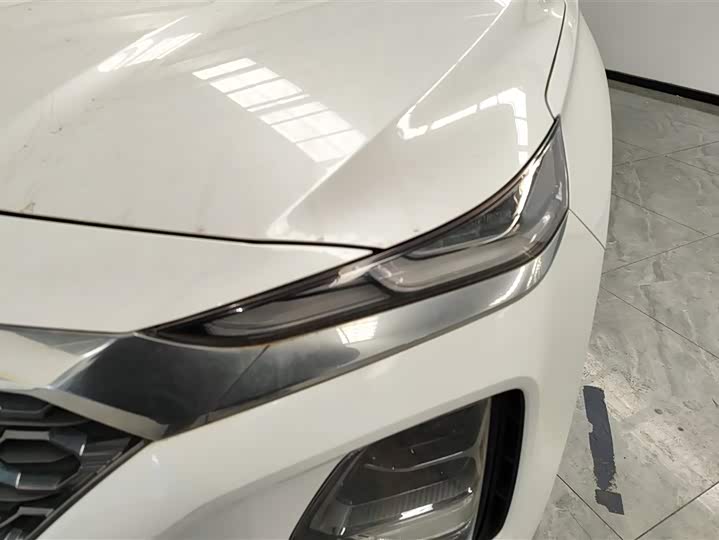 Фото 5 - Hyundai Santa Fe