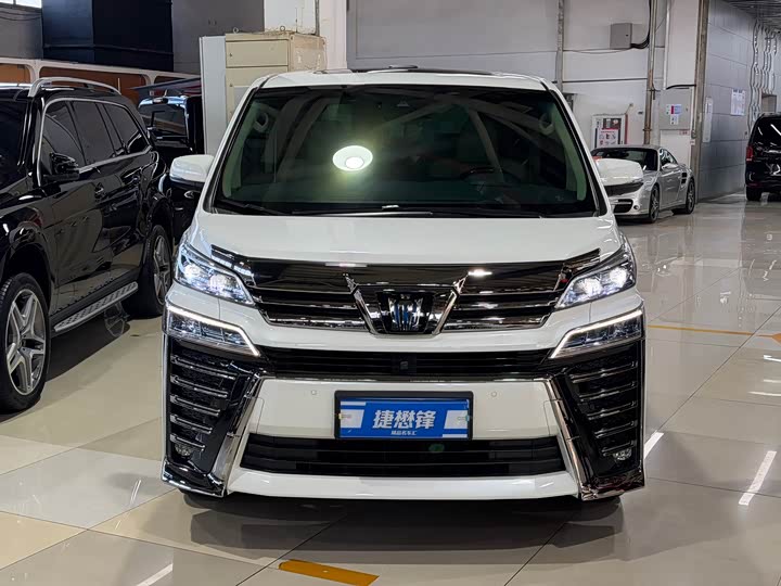 Фото 2 - Toyota Vellfire