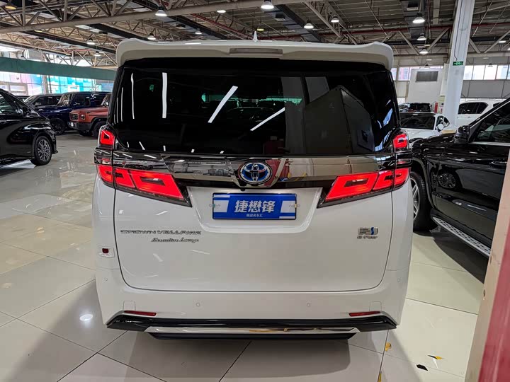 Фото 4 - Toyota Vellfire