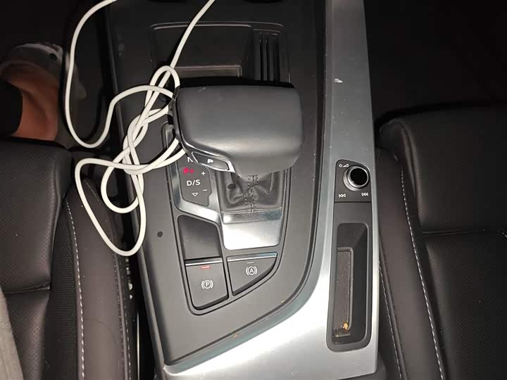 Фото 7 - Audi A4L