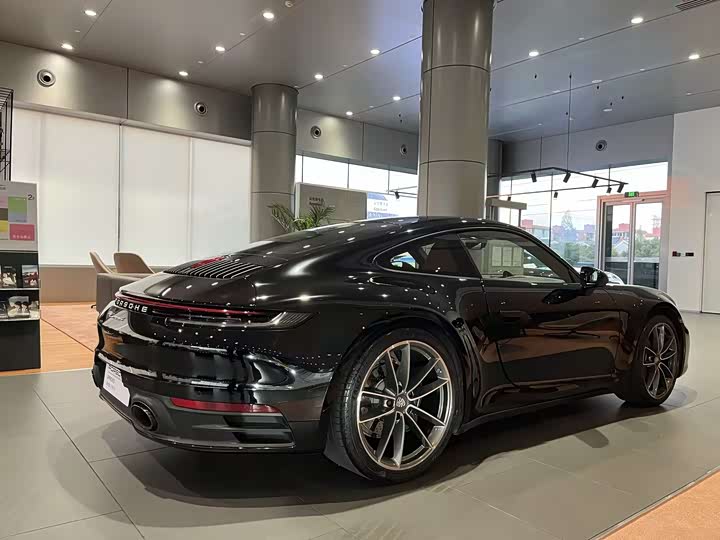 Фото 3 - Porsche 911