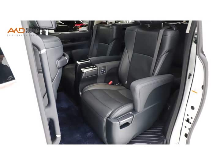 Фото 7 - Toyota Vellfire