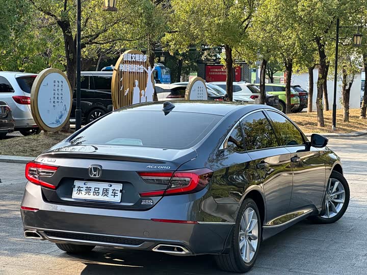 Фото 7 - Honda Accord