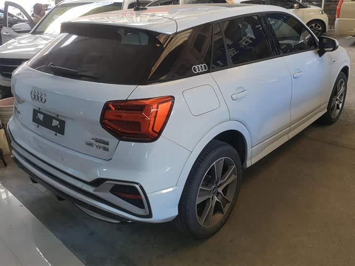 Фото 3 - Audi Q2L