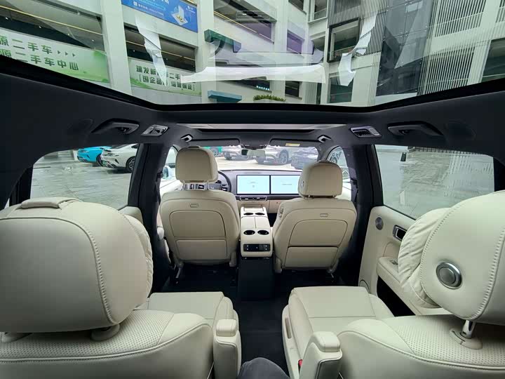 Фото 8 - LiXiang L9