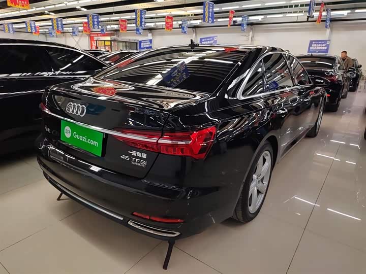 Фото 7 - Audi A6L