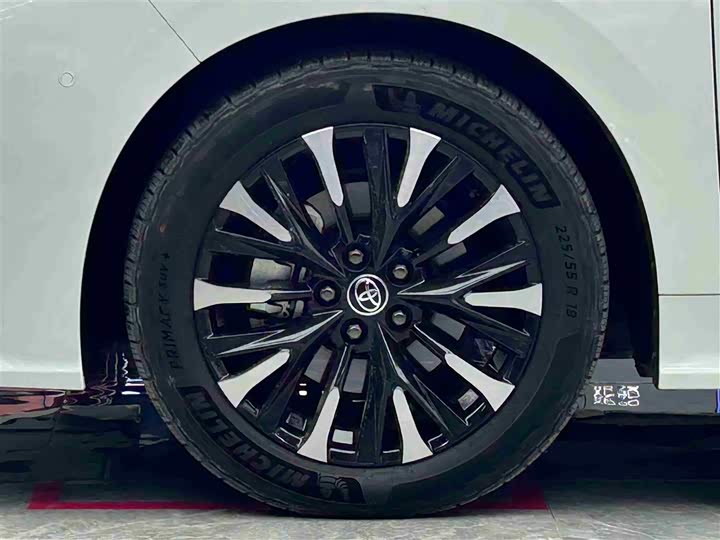 Фото 4 - Toyota Alphard