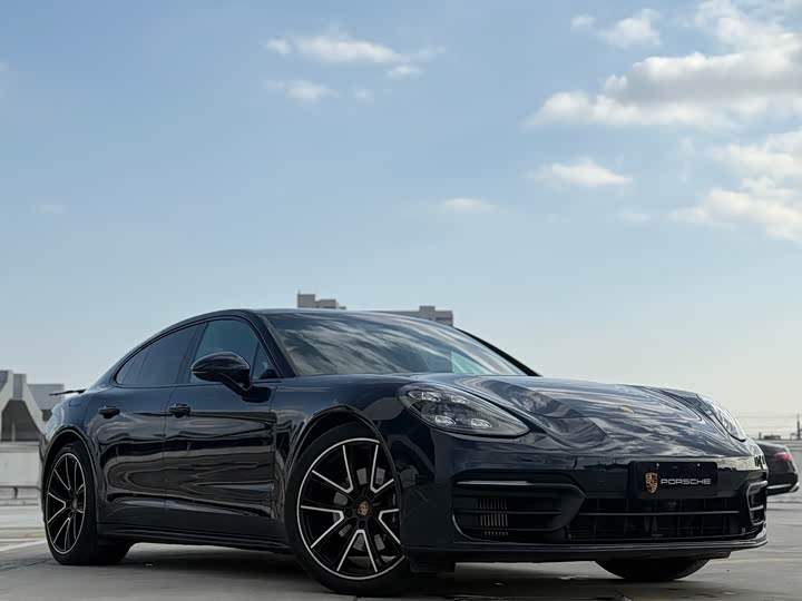 Фото 3 - Porsche Panamera