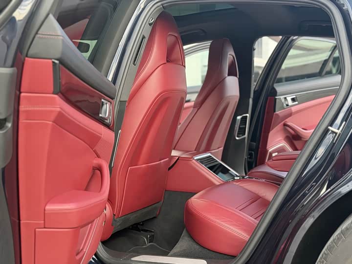 Фото 5 - Porsche Panamera