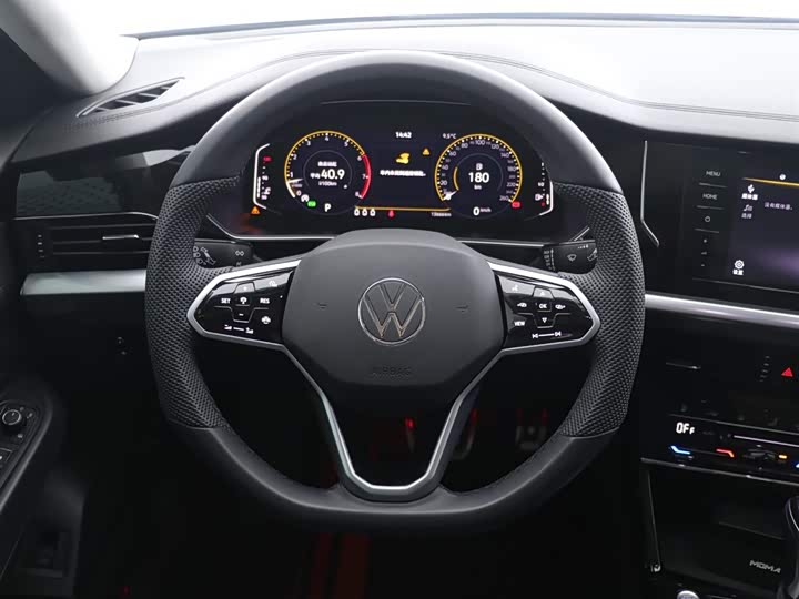Фото 8 - Volkswagen Passat