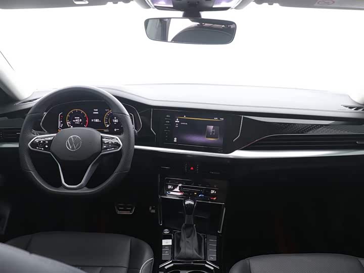 Фото 9 - Volkswagen Passat