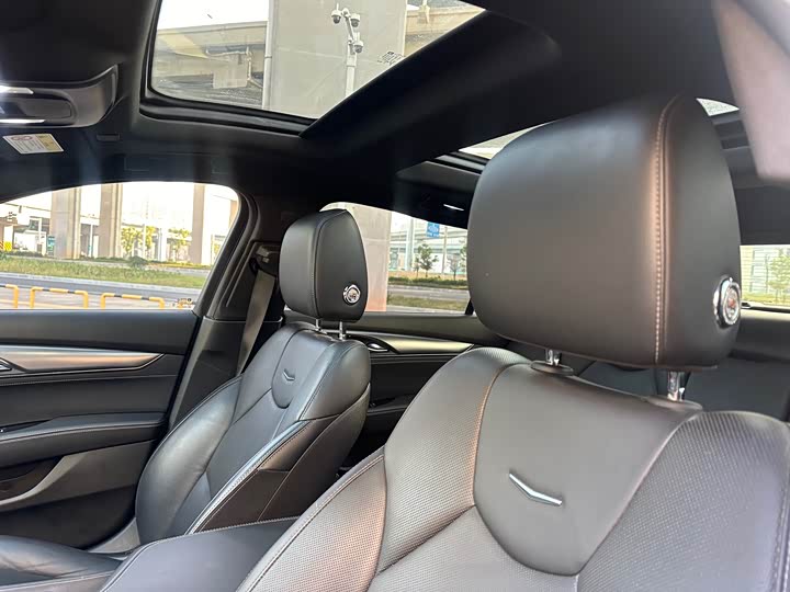 Фото 8 - Cadillac CT5