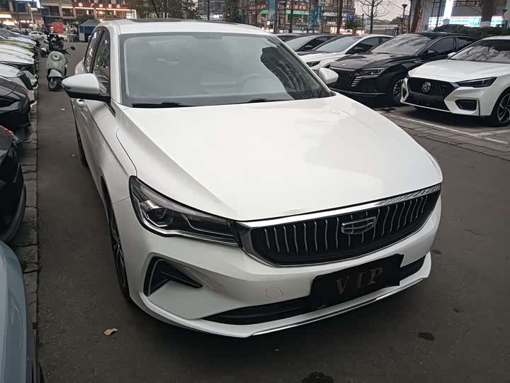 Фото 3 - Geely Emgrand