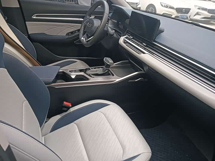 Фото 9 - Geely Emgrand