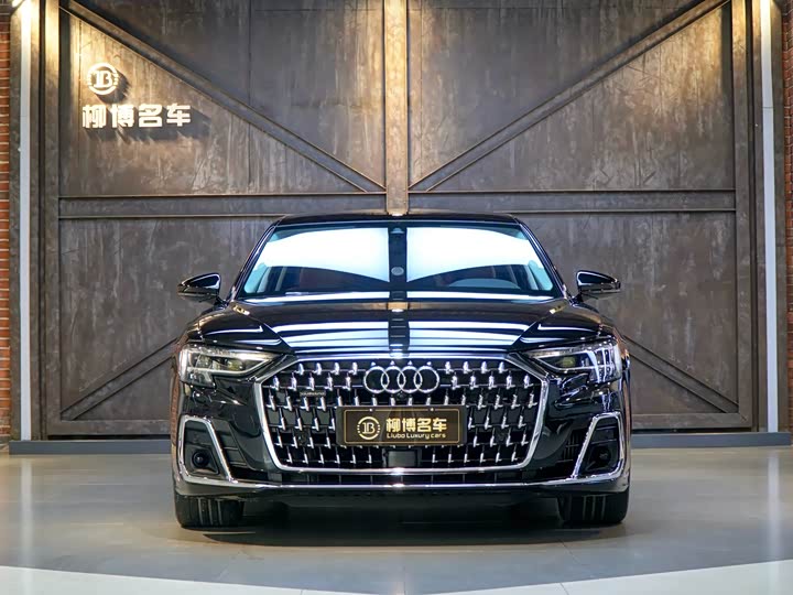 Фото 2 - Audi A8