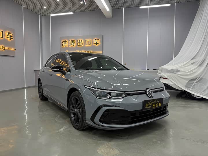 Фото 2 - Volkswagen Golf