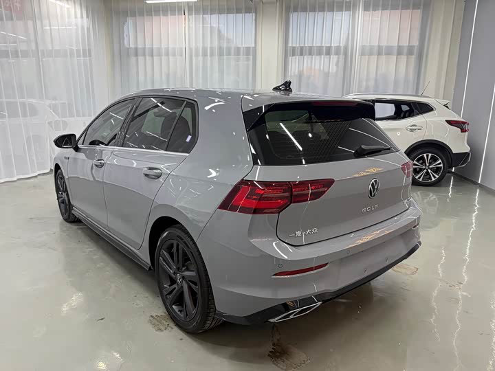 Фото 4 - Volkswagen Golf