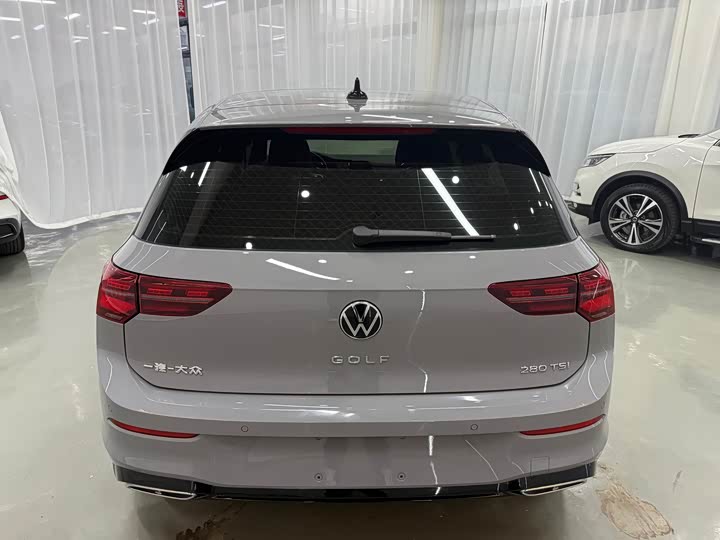 Фото 5 - Volkswagen Golf