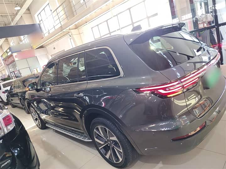 Фото 5 - LiXiang One