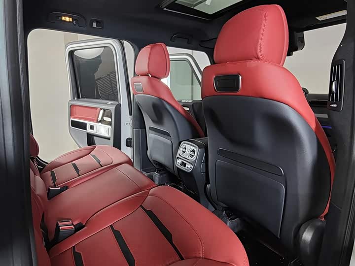 Фото 8 - Mercedes-Benz G-Class AMG