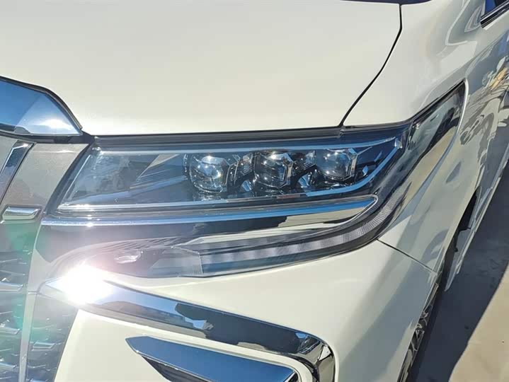 Фото 5 - Toyota Vellfire