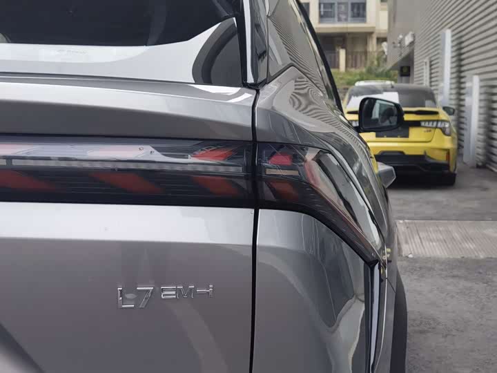 Фото 9 - Geely Galaxy L7