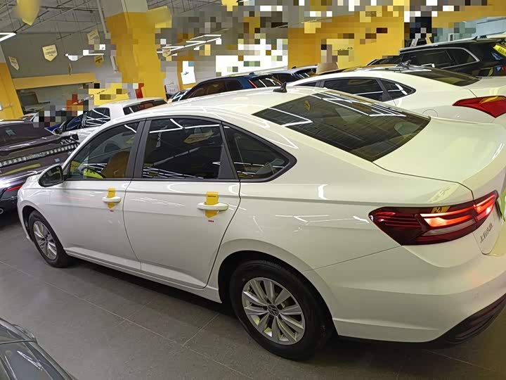 Фото 5 - Volkswagen Lavida