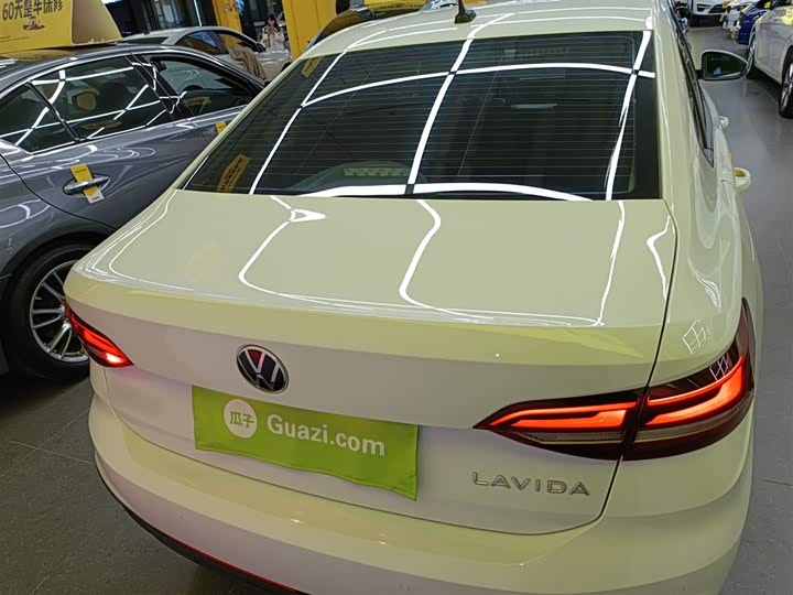 Фото 6 - Volkswagen Lavida