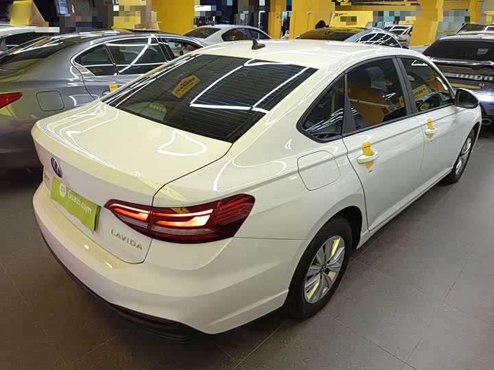 Фото 7 - Volkswagen Lavida