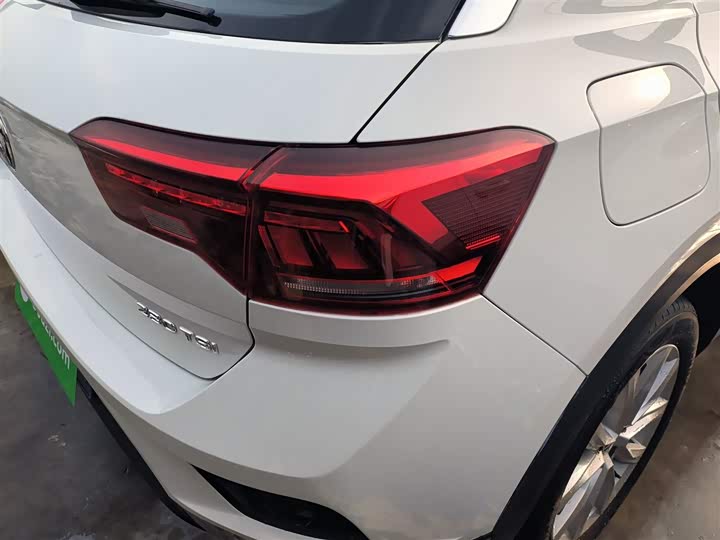 Фото 8 - Volkswagen T-Roc