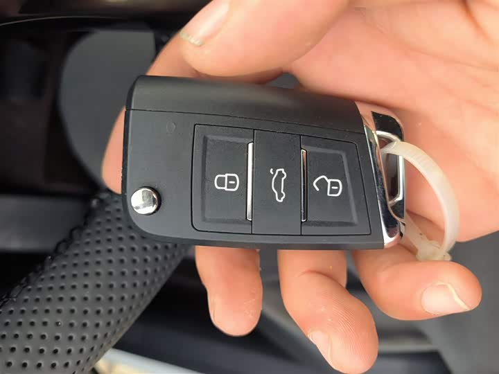 Фото 9 - Volkswagen T-Roc