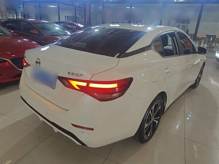 Фото 7 - Nissan Sylphy