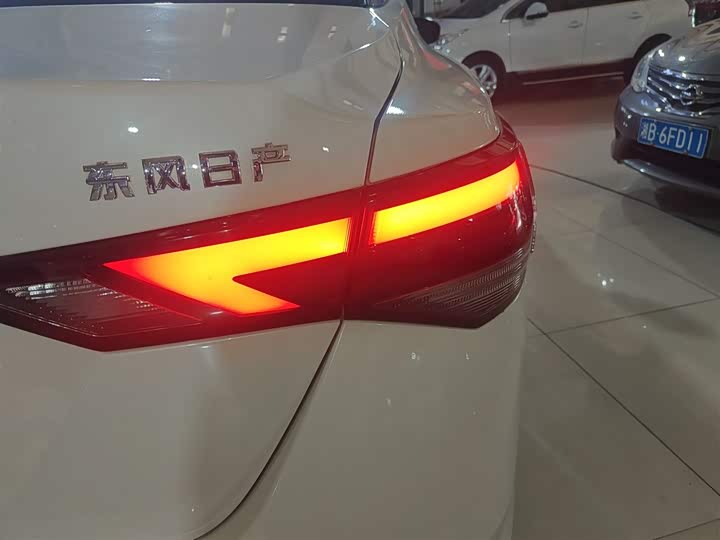 Фото 8 - Nissan Sylphy