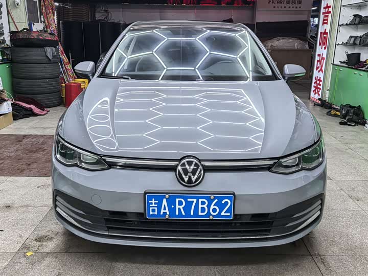 Фото 3 - Volkswagen Golf