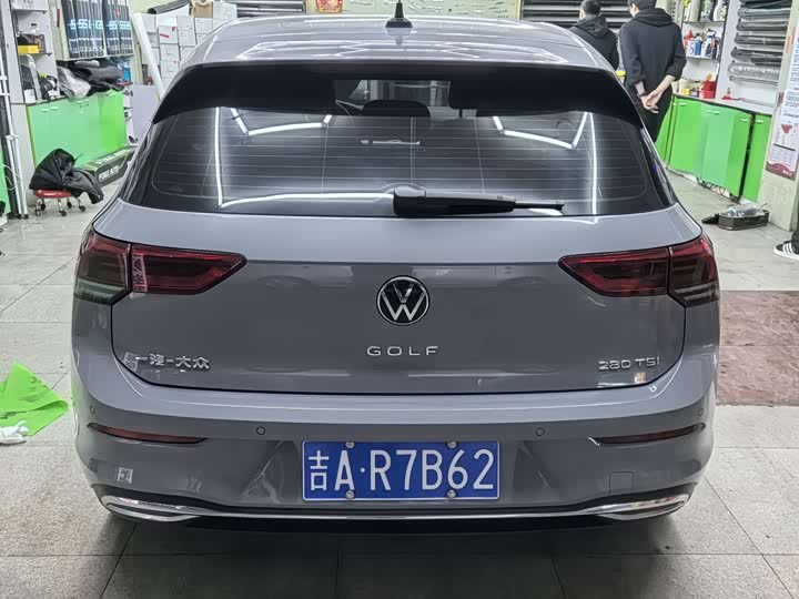 Фото 5 - Volkswagen Golf