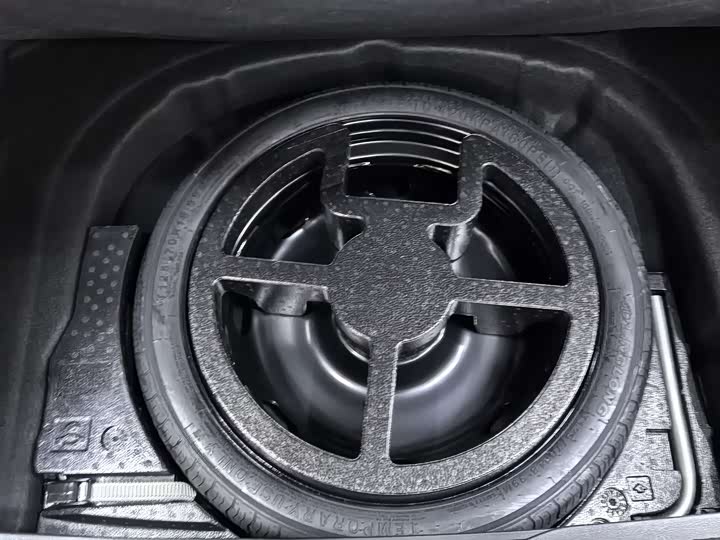 Фото 9 - Volkswagen Golf