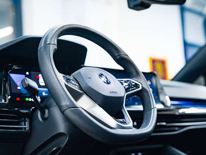 Фото 4 - Volkswagen Golf