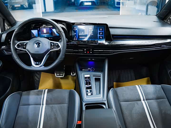 Фото 5 - Volkswagen Golf