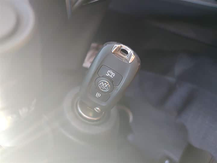 Фото 9 - Buick Verano