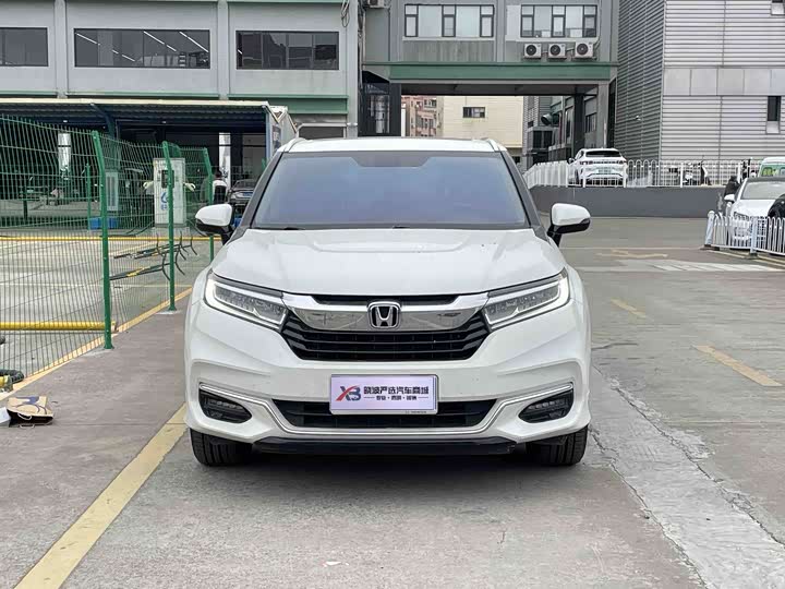 Фото 2 - Honda Avancier