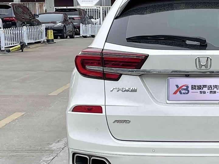 Фото 7 - Honda Avancier