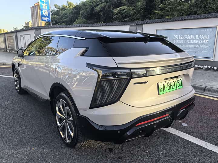 Фото 5 - HiPhi X