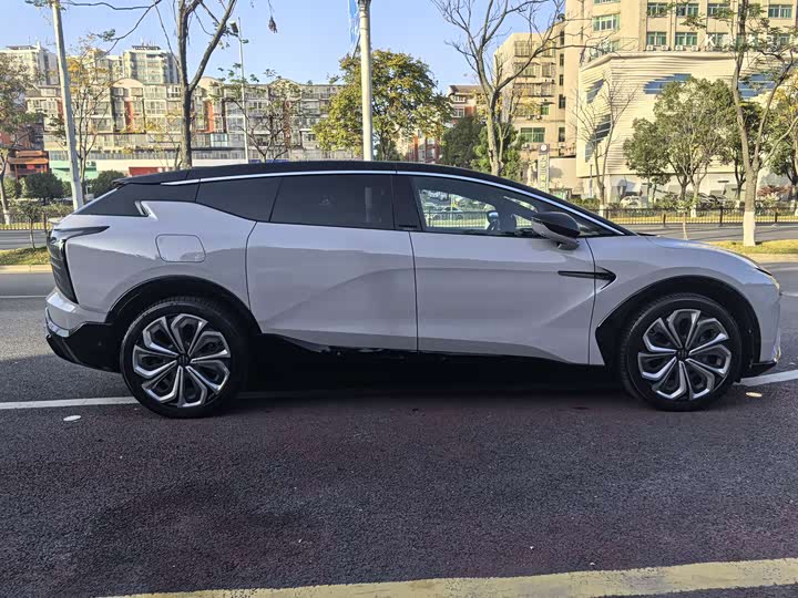 Фото 8 - HiPhi X